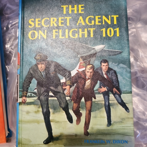 Hardy Boy Books - Picture 6 of 10